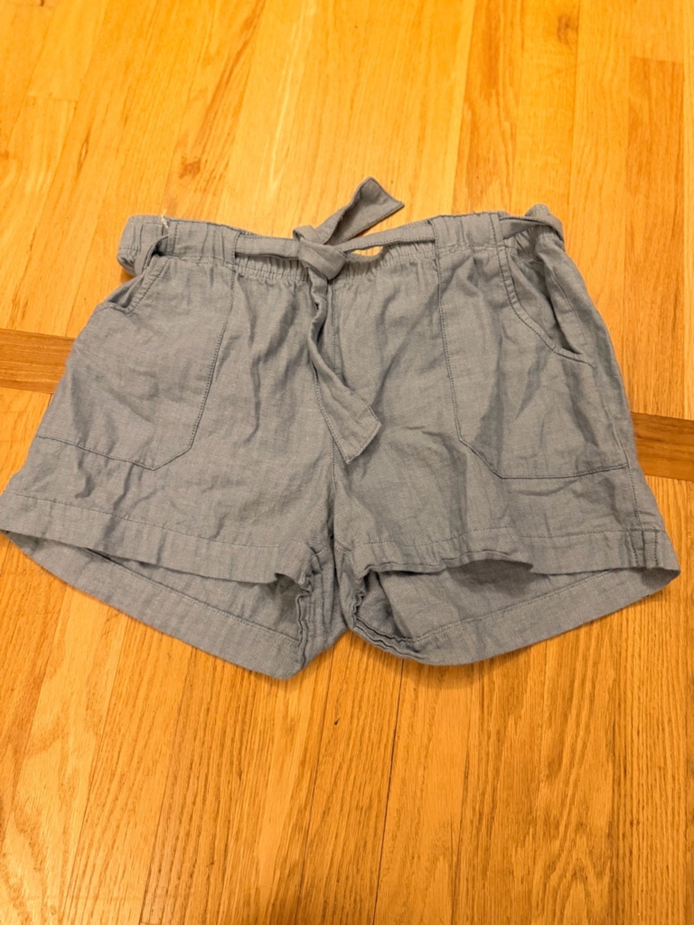 Ladies Size Large Field & Stream Chambray Tie-Waist High-Rise Shorts - Pale Blue